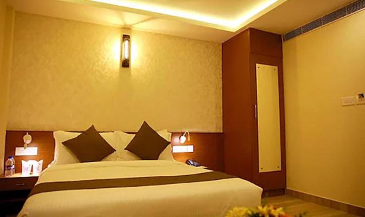 Fabhotel Prime D Chandlier Kochi Kültér fotó